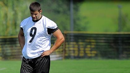 Knee problems too often had punter Daniel Sepulveda off the field than on it since the Steelers drafted him in the fourth round in 2007.