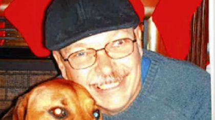 Dan Kelly and Murphy, his Rhodesian ridgeback dog, will walk in the Pittsburgh Marathon.
