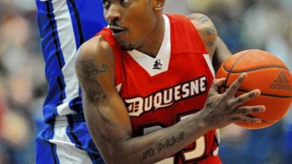 Dukes stumble in home finale to Saint Louis