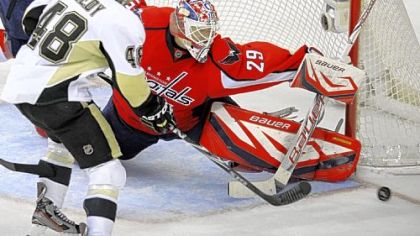 Tomas Vokoun earned the shutout in goal for the Capitals.