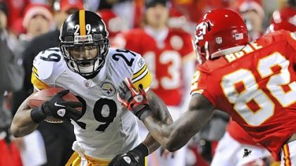 Steelers safety Ryan Mundy intercepts a pass off of Chiefs quarterback Tyler Palko during a game in November.