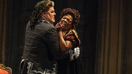 Anglea Brown as Tosca "has a luscious, full-bodied sound ... the fire and ice of a genuine diva." Mark Delavan as Scarpia is "suave and menacing" with a "booming baritone" that "makes the right dramatic points."