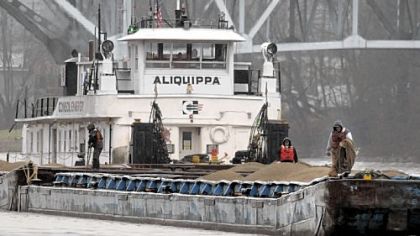 The Aliquippa approaches Consol Energy's West Elizabeth terminal.