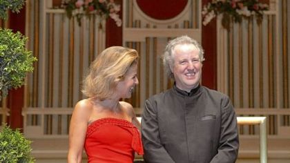 The Pittsburgh Symphony Orchestra's Music du Monde gala brought internationally renowned violinist Anne-Sophie Mutter here for a special concert conducted by maestro Manfred Honeck.