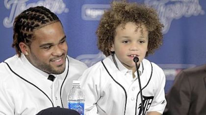 Prince Fielder, left, with son Jadyn, 7, at a news conference Thursday in Detroit to announce the elder Fielder's signing.