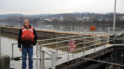 Charles Weight, a lockmaster with the U.S. Army Corps of Engineers, at the Elizabeth Lock and Dam No. 3, a 105-year-old facility on the Monongahela River.