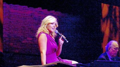 Jane Krakowski's cabaret performance followed an elegant dinner at the Pittsburgh Cultural Trust's "Not So Plain Jane."