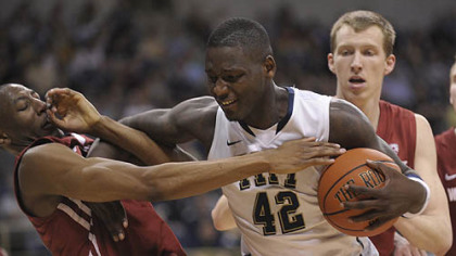 Pitt finishes season with a win