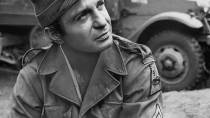 Ben Gazzara as Sgt. Angelo in "The Bridge at Remagen" (1969).