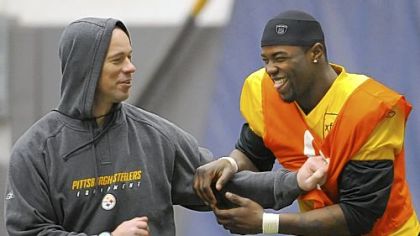Jerry Olsavsky, left, has spent two seasons as a Steelers assistant.