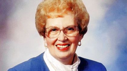 Obituary: Helen J. Clark / Female bank president in male-dominated industry