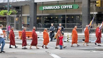 Exhibit captures life in Downtown Pittsburgh through the photographer's lens