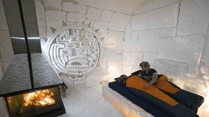 Hotel de Glace bedroom.