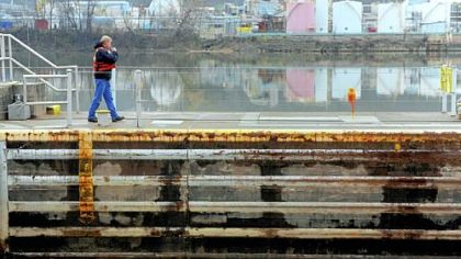 Locked and Damned: Federal budget running dry for locks repair