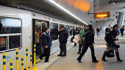 North Shore Connector makes rush-hour debut