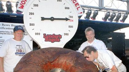 Obituary: Murray Lender / Owner of Lender's introduced bagels around nation