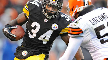 Rashard Mendenhall tore his ACL during this play of the Steelers versus Browns game.
