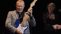Concert review: Campbell offers sweet, bold farewell