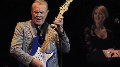 Concert review: Campbell offers sweet, bold farewell