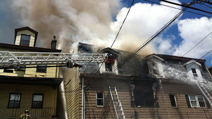 Pittsburgh blaze displaces 9