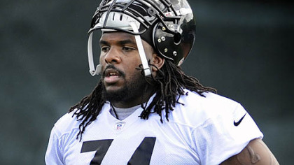 On the Steelers: Guard duty not a hassle for Colon