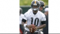 Troy Smith looks for a way to stand out in crowd of QBs 