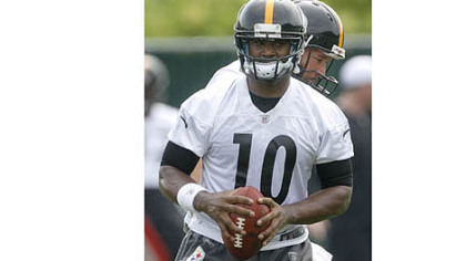 Troy Smith looks for a way to stand out in crowd of QBs 