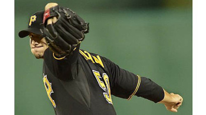Pirates fall to Reds, 8-1