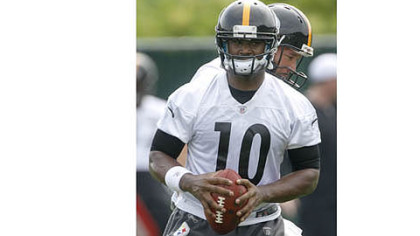 Troy Smith looks for a way to stand out in crowd of QBs 