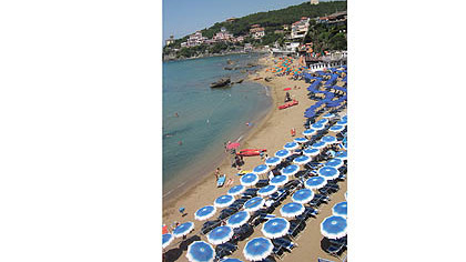 Two beach towns where the Italians go: Castiglioncello and Quercianella 