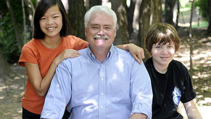 Kelly Krohn with his kids, Mia and Shane.