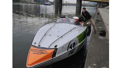 Andrew Biddle  pushes off from Point State Park.