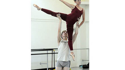 Nicholas Coppula and Alexandra Kochis execute a lift.