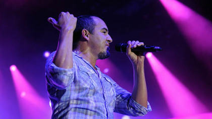 311's Doug "SA" Martinez  delivered high-pitched raps at Stage AE.